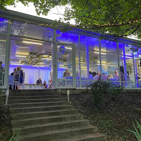Hotel Paradise Place 卡洛费尔 外观 照片