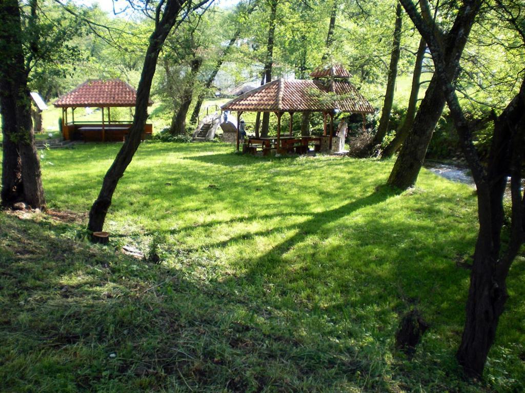 Hotel Paradise Place 卡洛费尔 外观 照片