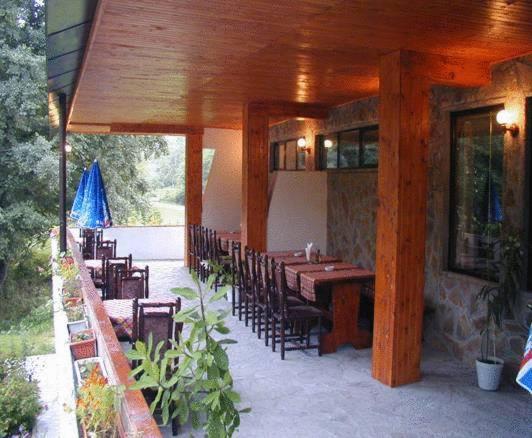 Hotel Paradise Place 卡洛费尔 外观 照片