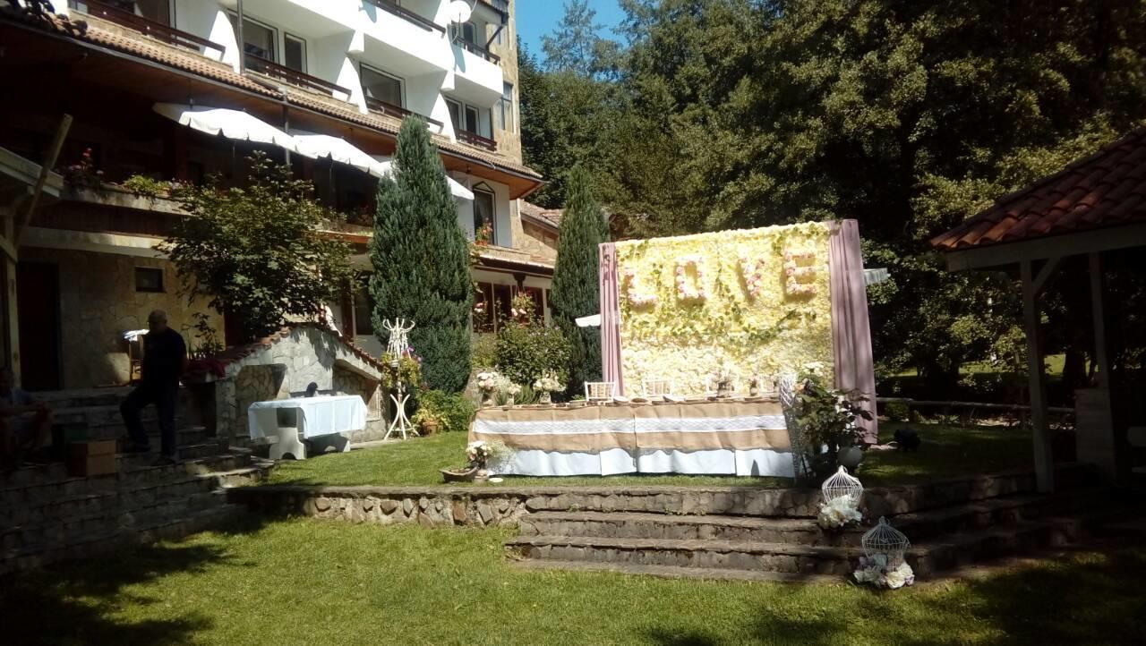 Hotel Paradise Place 卡洛费尔 外观 照片